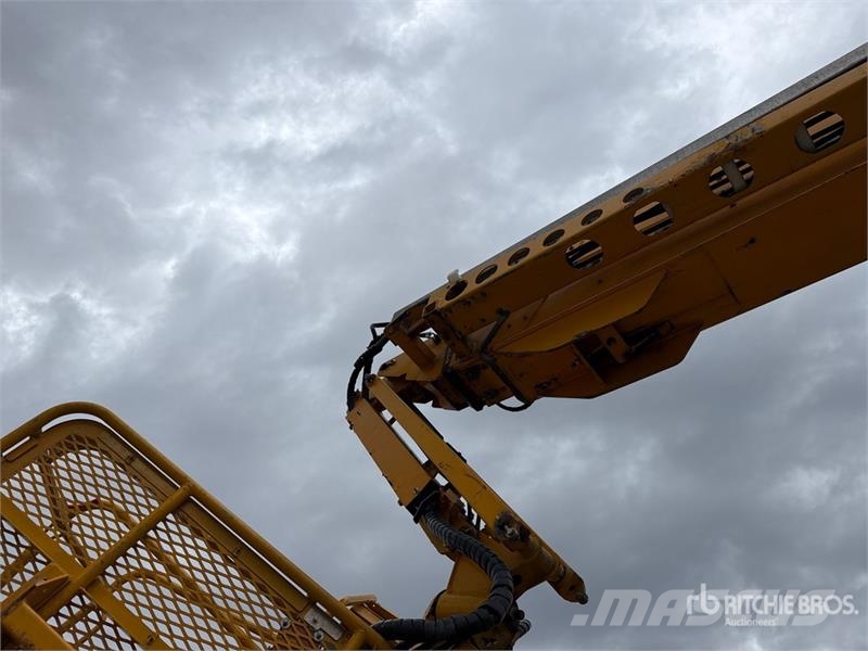 Genie S-105 Articulating Boom Lift (Inoperable) رافعات سلة مفصلية