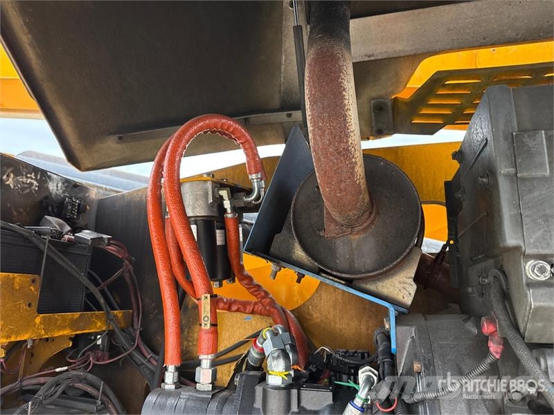 Genie S-105 Articulating Boom Lift (Inoperable) رافعات سلة مفصلية