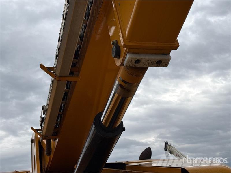 Genie S-105 Articulating Boom Lift (Inoperable) رافعات سلة مفصلية