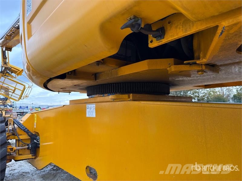 Genie S-105 Articulating Boom Lift (Inoperable) رافعات سلة مفصلية