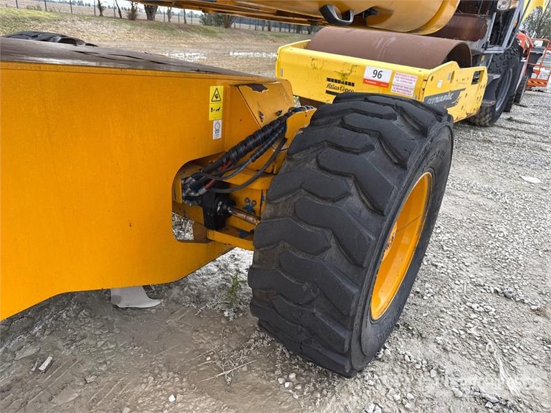 Genie S-105 Articulating Boom Lift (Inoperable) رافعات سلة مفصلية