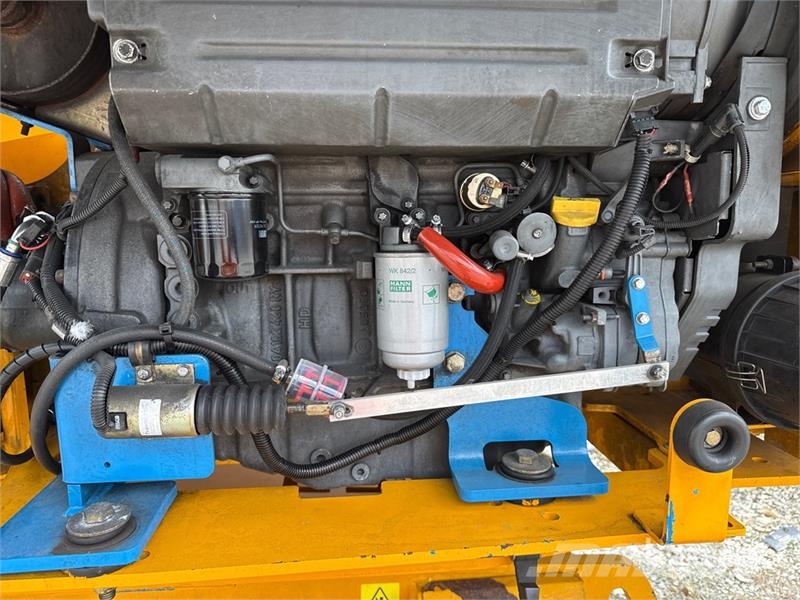 Genie S-105 Articulating Boom Lift (Inoperable) رافعات سلة مفصلية