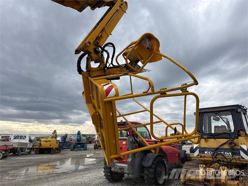 Genie S-105 Articulating Boom Lift (Inoperable) رافعات سلة مفصلية