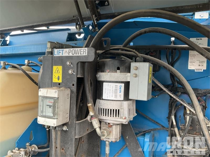 Genie S-60J 4WD Diesel Telescopic Boom Lift رافعات سلة تلسكوبية