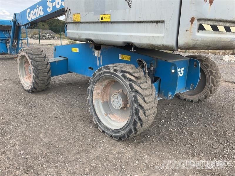 Genie S-65 رافعات سلة تلسكوبية