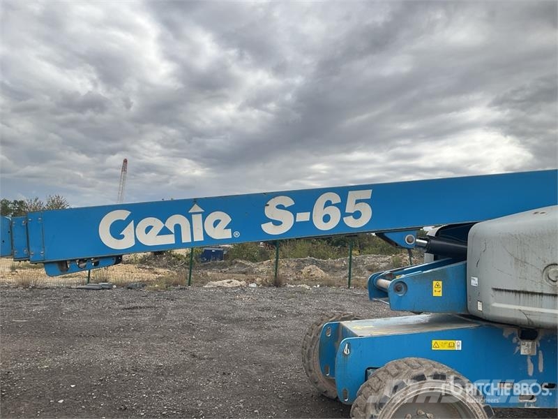 Genie S-65 رافعات سلة تلسكوبية