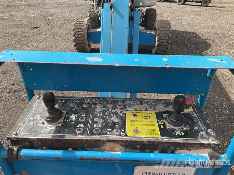 Genie S-65 رافعات سلة تلسكوبية