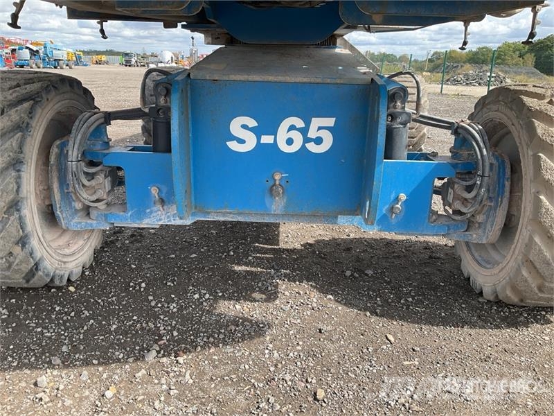Genie S-65 رافعات سلة تلسكوبية