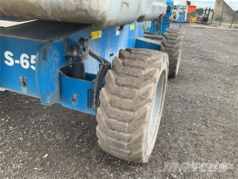 Genie S-65 رافعات سلة تلسكوبية