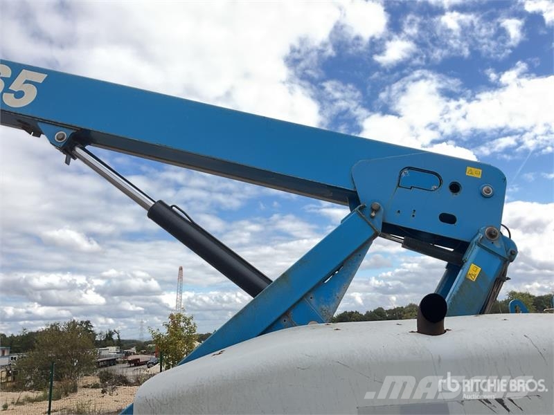 Genie S-65 رافعات سلة تلسكوبية