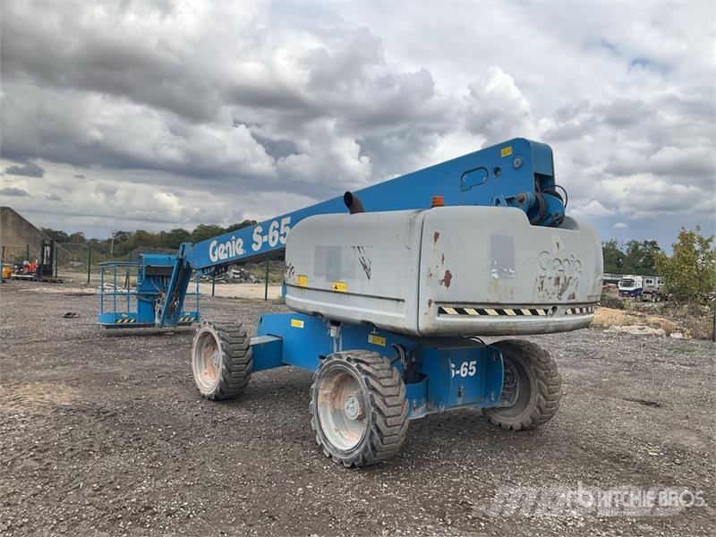 Genie S-65 رافعات سلة تلسكوبية