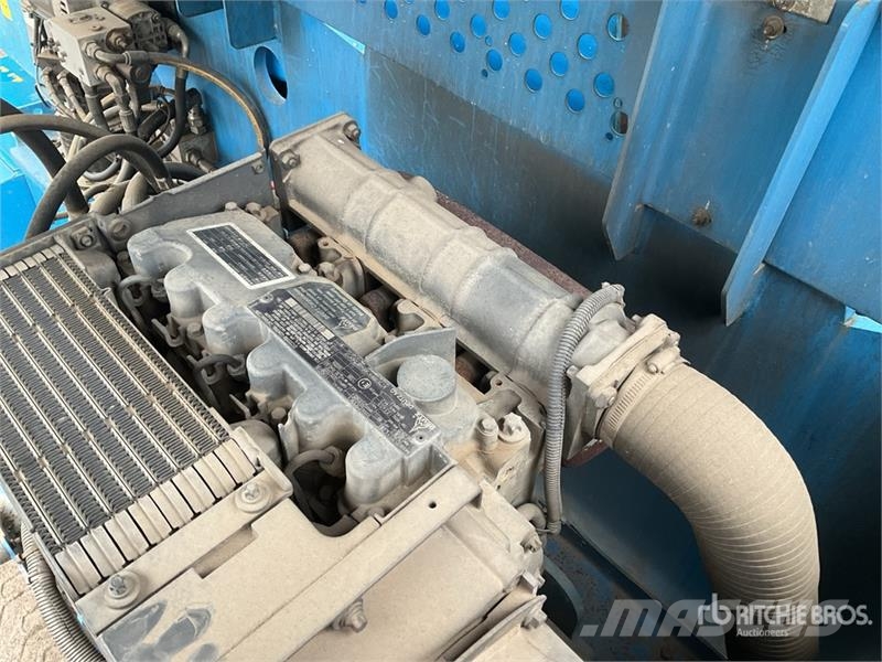 Genie S-65 4WD Diesel Articulating Boom Lift رافعات سلة مفصلية