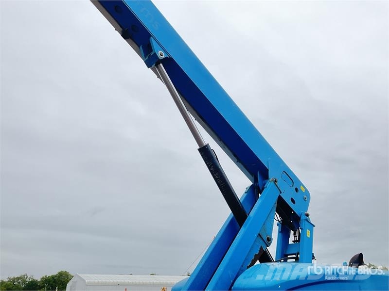 Genie S-65 4WD Diesel Articulating Boom Lift رافعات سلة مفصلية