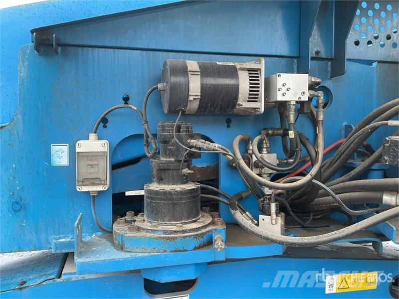 Genie S-65 4WD Diesel Articulating Boom Lift رافعات سلة مفصلية