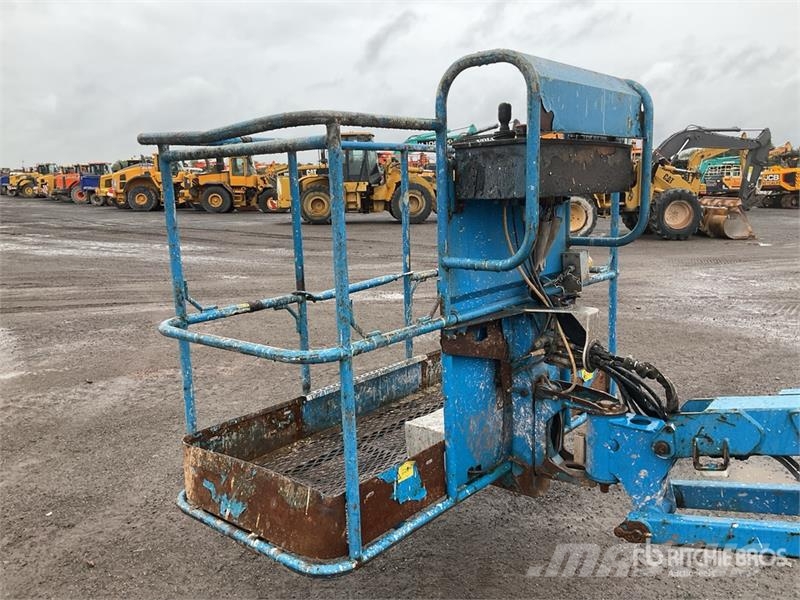 Genie S-65 4WD Diesel Articulating Boom Lift رافعات سلة مفصلية