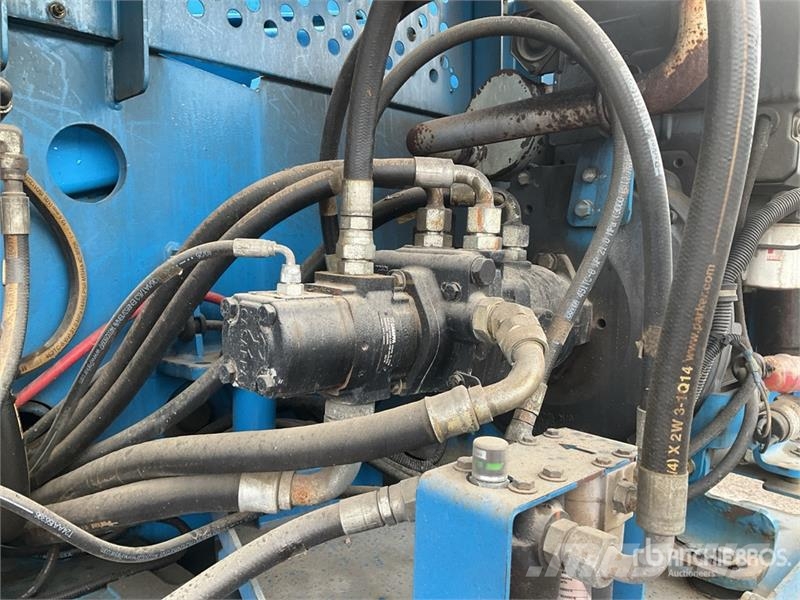 Genie S-65 4WD Diesel Articulating Boom Lift رافعات سلة مفصلية