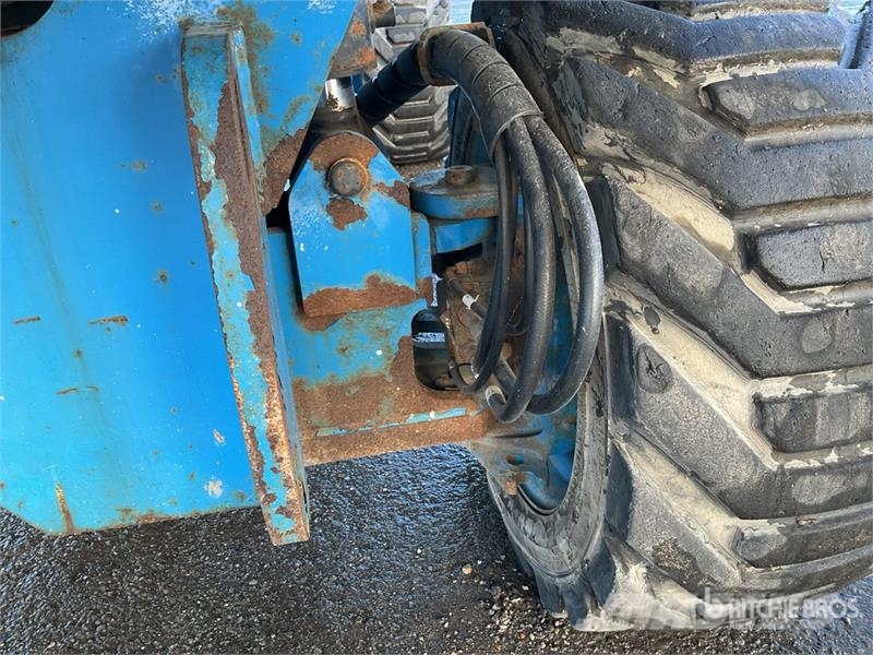 Genie S-85 Articulated boom lifts