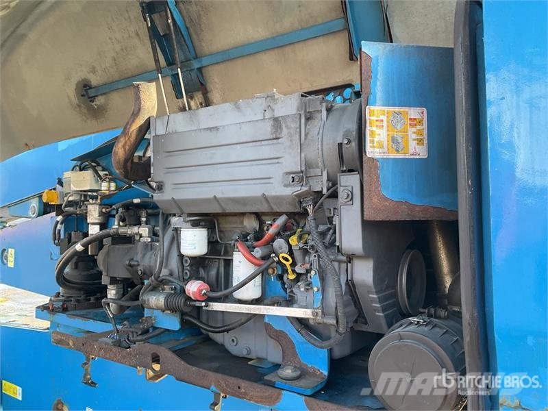 Genie S-85 Articulated boom lifts