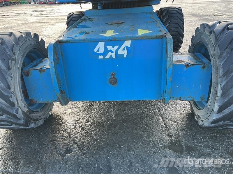Genie S-85 Articulated boom lifts