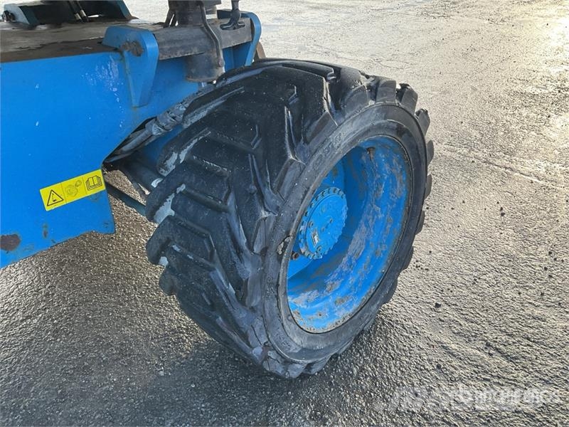 Genie S-85 Articulated boom lifts