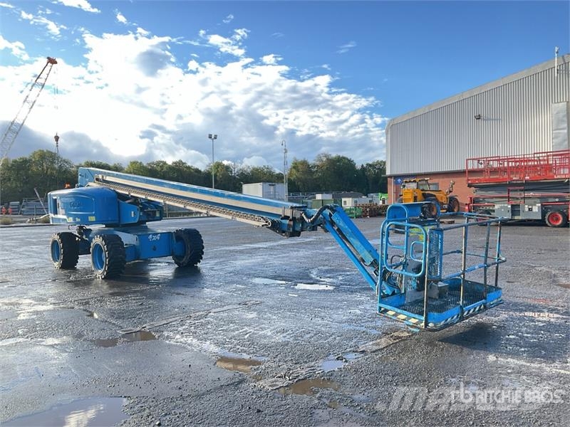 Genie S-85 Articulated boom lifts