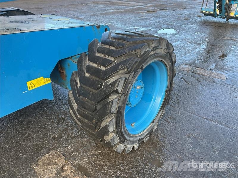 Genie S-85 Articulated boom lifts