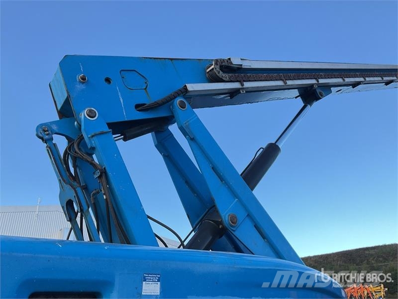 Genie S-85 Articulated boom lifts