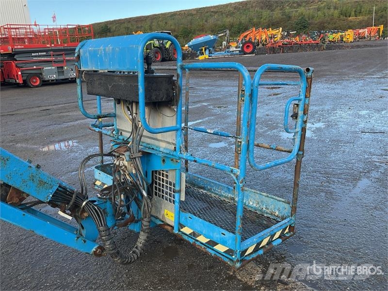 Genie S-85 Articulated boom lifts