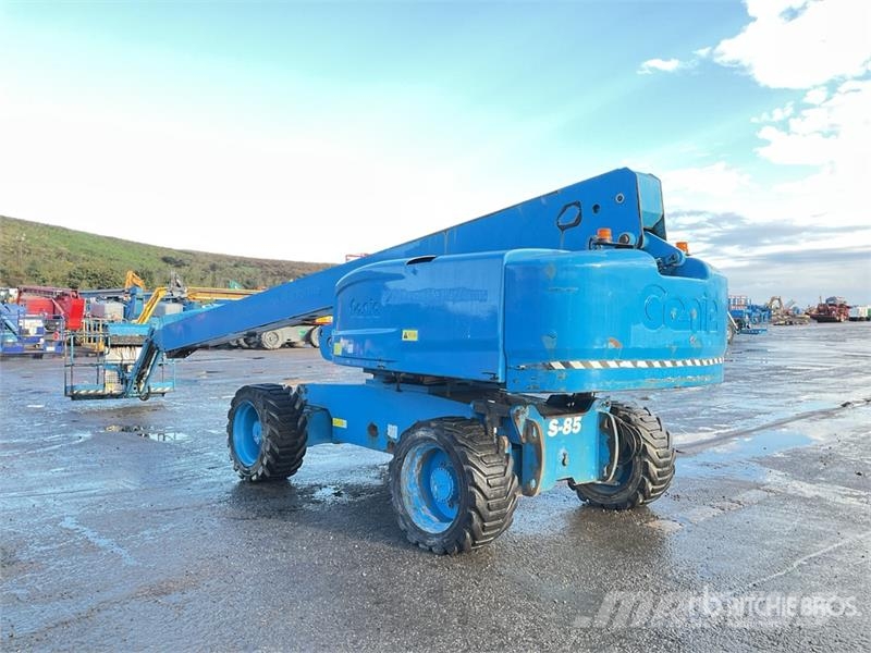 Genie S-85 4WD Diesel Telescopic Boom Lift Telescopic boom lifts