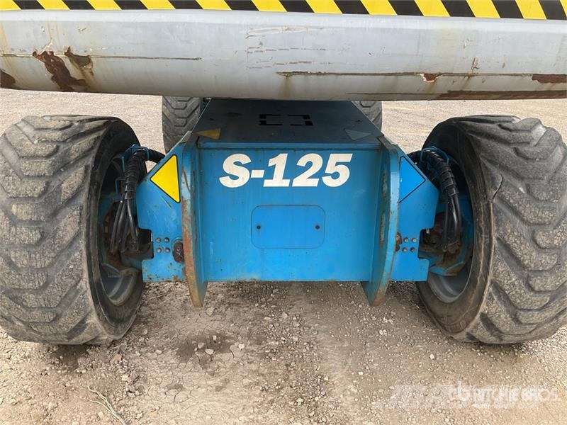 Genie S125 4WD Diesel Telescopic Boom Lift Телескопични повдигачи