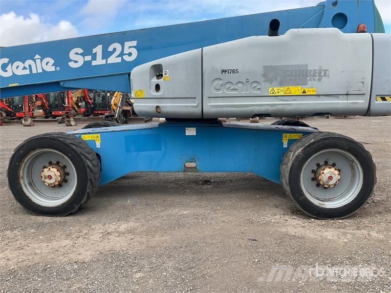 Genie S125 4WD Diesel Telescopic Boom Lift Телескопични повдигачи