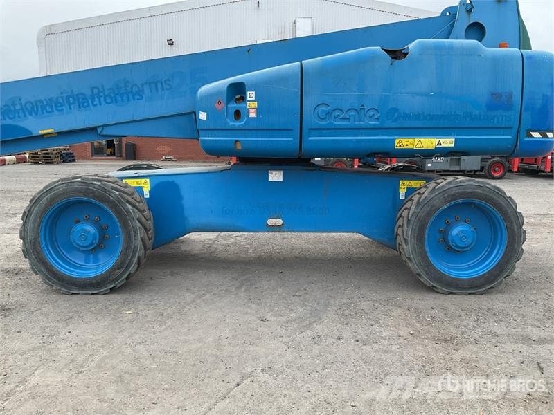 Genie S125 4WD Diesel Telescopic Boom Lift Nacelles télescopiques