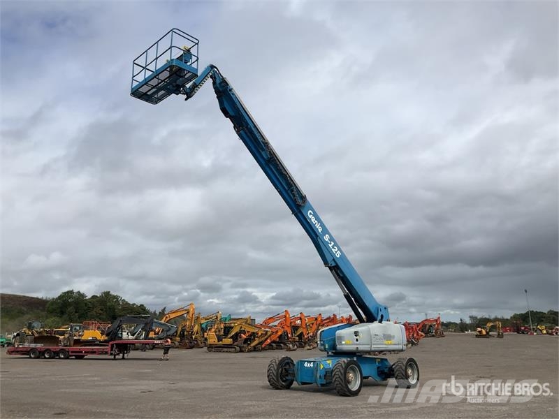 Genie S125 4WD Diesel Telescopic Boom Lift Телескопични повдигачи