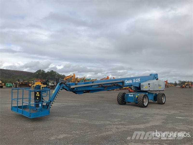 Genie S125 4WD Diesel Telescopic Boom Lift Телескопични повдигачи