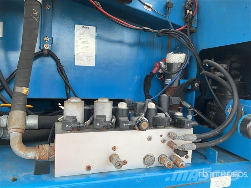 Genie S125 4WD Diesel Telescopic Boom Lift Телескопични повдигачи
