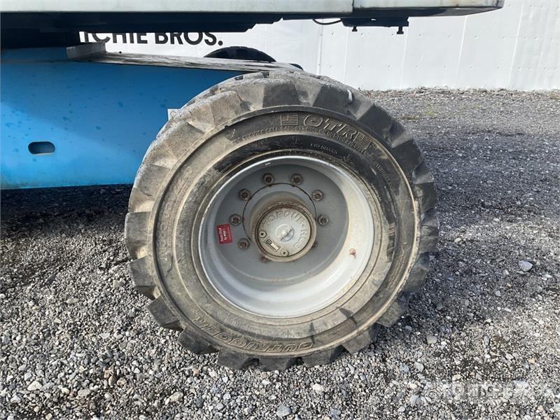 Genie S85 4WD Diesel 4WD Diesel Telescopic Boom Lift Nacelles télescopiques