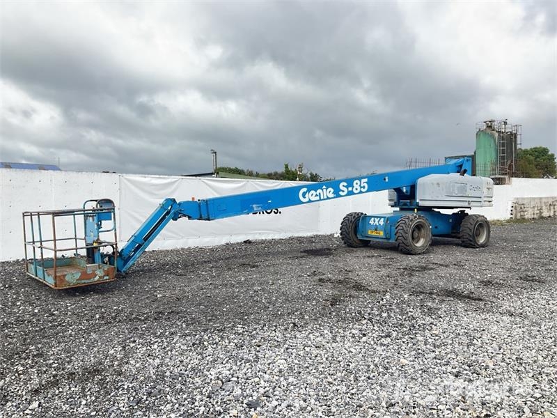 Genie S85 4WD Diesel 4WD Diesel Telescopic Boom Lift Nacelles télescopiques