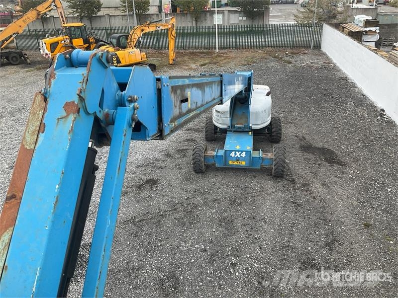 Genie S85 4WD Diesel 4WD Diesel Telescopic Boom Lift Nacelles télescopiques