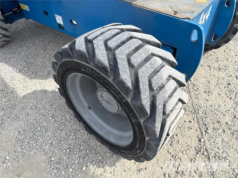 Genie S85 Telescopic Boom Lift Nacelles télescopiques