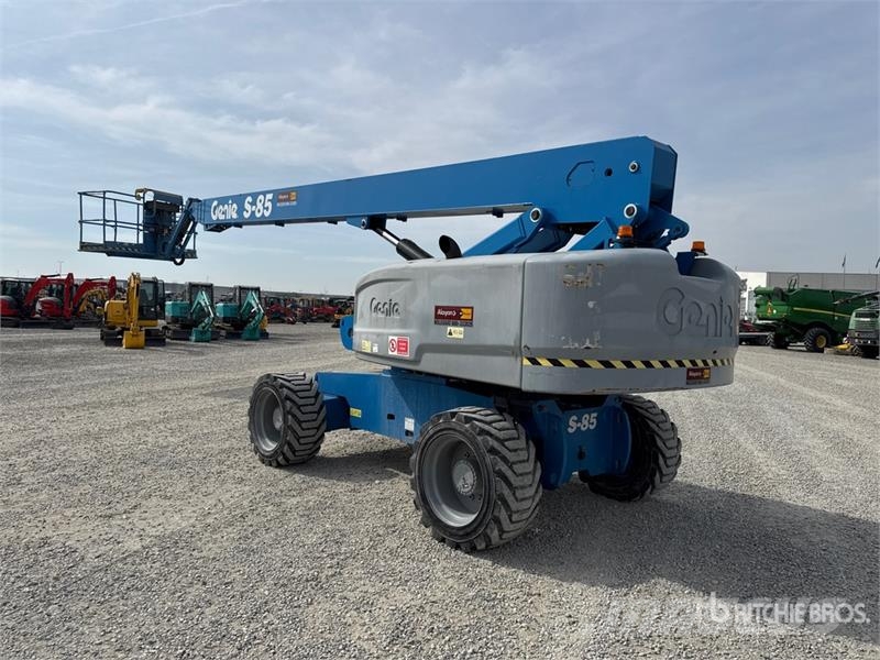 Genie S85 Telescopic Boom Lift Nacelles télescopiques