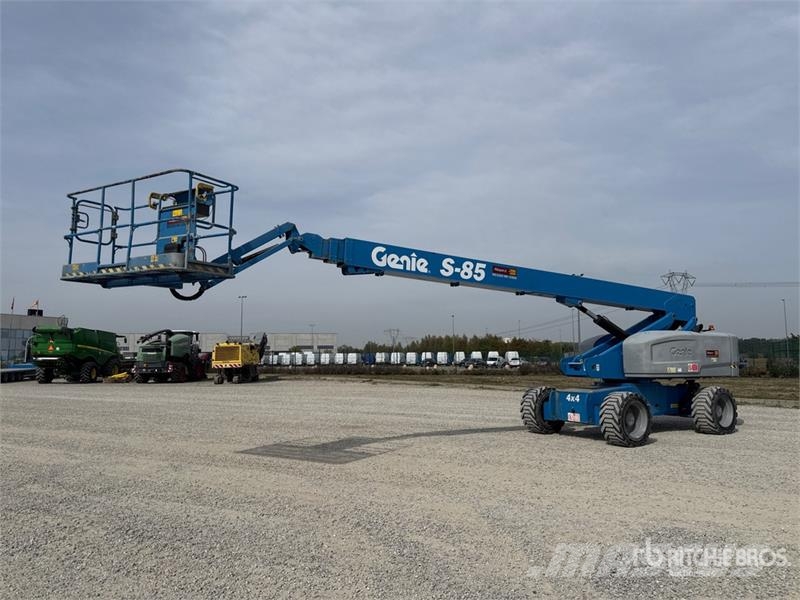 Genie S85 Telescopic Boom Lift Nacelles télescopiques