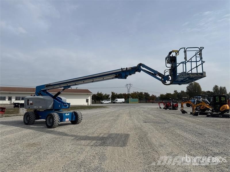 Genie S85 Telescopic Boom Lift Nacelles télescopiques