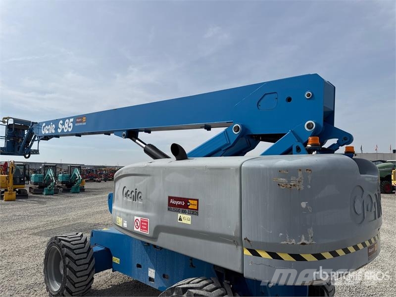 Genie S85 Telescopic Boom Lift Nacelles télescopiques