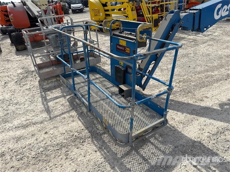 Genie S85 Telescopic Boom Lift Nacelles télescopiques