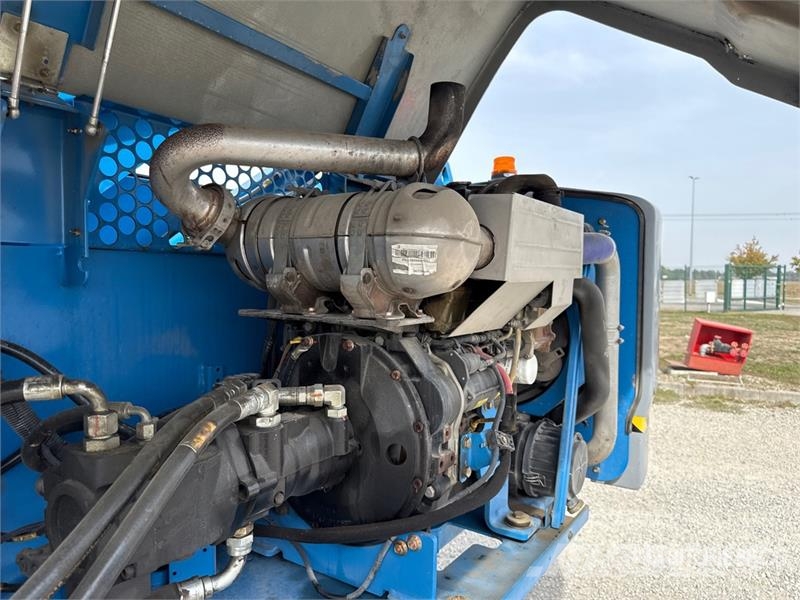 Genie S85 Telescopic Boom Lift Nacelles télescopiques