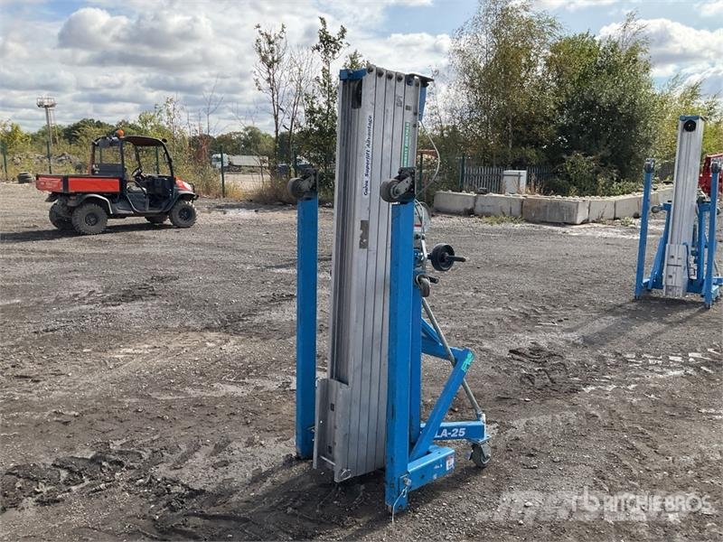 Genie SLA-25 Material Hoist المصاعد والرافعات المادية