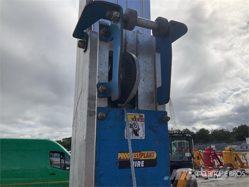 Genie SLA-25 Material Hoist Winches, hoists and material lifts