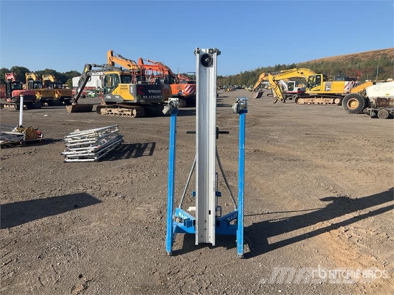 Genie SLA-25 Material Hoist المصاعد والرافعات المادية
