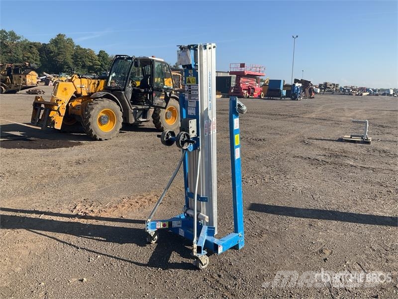 Genie SLA-25 Material Hoist المصاعد والرافعات المادية
