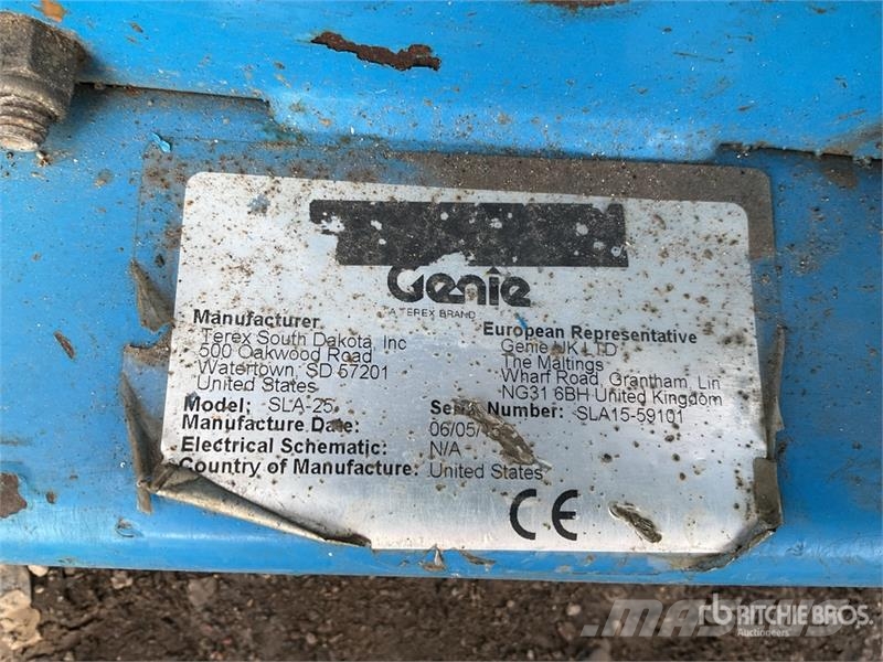 Genie SLA-25 Material Hoist المصاعد والرافعات المادية